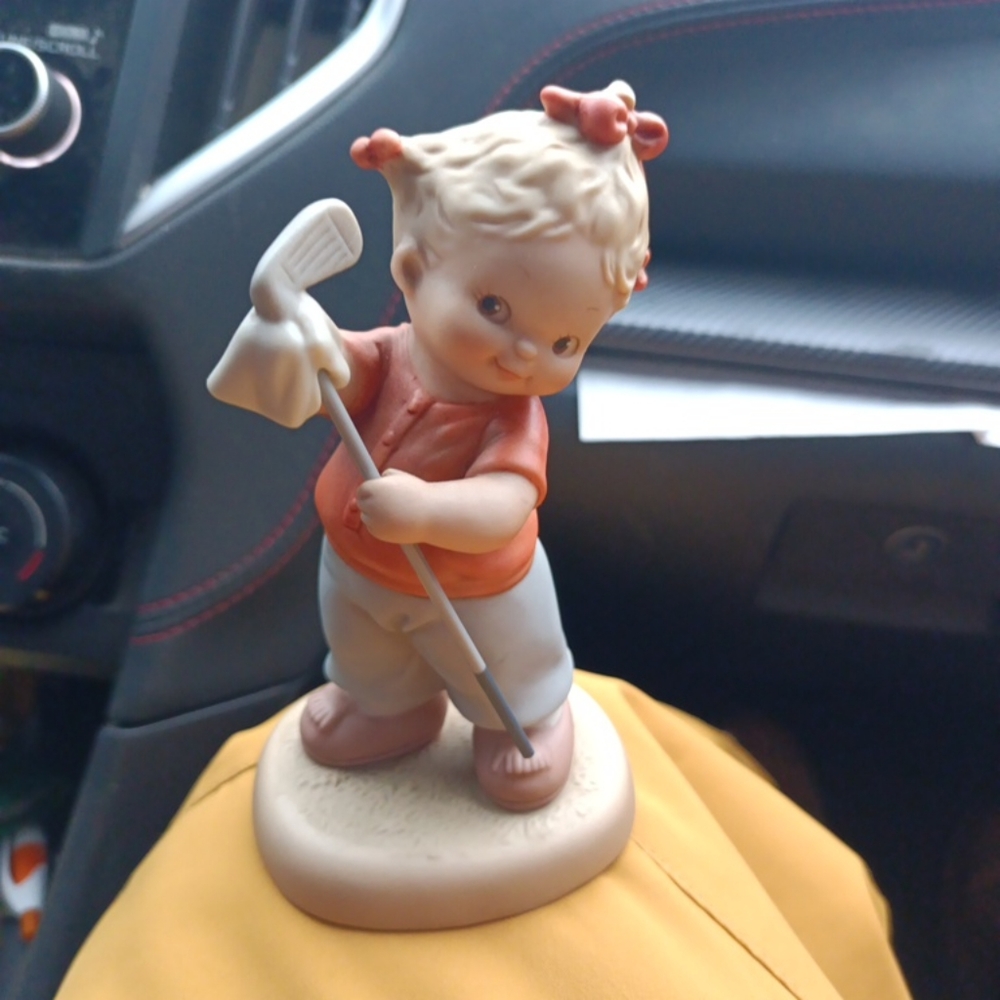 Enesco Memories of Yesterday Figurine "You Won't Catch Me Being a Golf Widow" 92